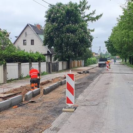 Aare-ja sillutiskivide paigaldus R-Grounds OÜ Aare-ja sillutiskivide paigaldus R-Grounds OÜ